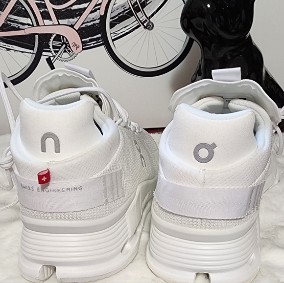 New On Cloud Sneakers - Picture 7 of 9